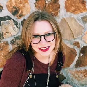 Meet your Posher, Carly